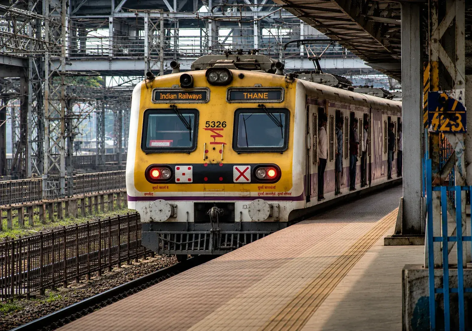 Thane Railway Station (1)